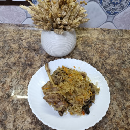 Тушеный заяц с квашеной капустой